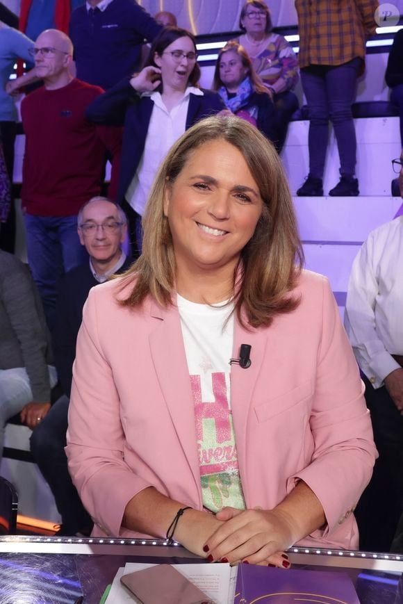 Exclusif - Valérie Bénaïm sur le plateau de l’enregistrement de l’émission « Face à Hanouna » présentée par C.Hanouna et diffusée sur C8 le 13 octobre 2024, à Paris, France, le 10 octobre 2024. © Jack Tribeca / Bestimage