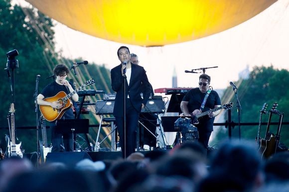 Malik Djoudi - Soirée du "Grand Concert de la fête de la musique" au Jardin des Tuileries, autour de la vasque olympique, présentée par D. Bürki et M. Bouhafsi et retransmis en direct sur France 2 à Paris le 21 juin 2025. © Marc Ausset-Lacroix - Jack Tribeca - Christophe Clovis / Bestimage