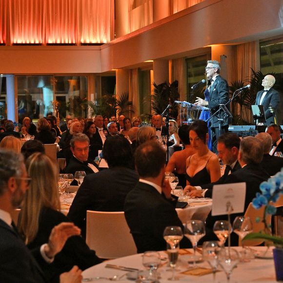 La soirée a permis de récolter 80 000 euros pour l’Œuvre de Sœur Marie et le Centre Hospitalier Princesse Grace.

Le prince Albert II de Monaco a assisté au dîner de Gala de l'Association Monégasque de l'Ordre de Saint Maurice et Saint Lazare en présence du prince Emmanuel-Philibert de Savoie et de sa compagne Adriana Abascal au Yacht Club de Monaco, le 26 novembre 2025.

© Bruno Bebert / Bestimage