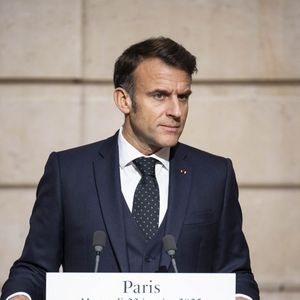 Le président de la République française Emmanuel Macron reçoit le Chancelier allemand Olaf Scholz pour une réunion de travail au palais de l'Elysée à Paris, le 22 janvier 2025. 
© Eliot Blondet / Pool / Bestimage