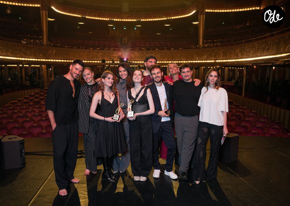 Aux côtés de patients, soignants, artistes et partenaires, elle a partagé un moment fort en émotions et en solidarité, 

Brune 23 ans, cancer des os, Elodie Gossuin, Diane Leyre, Pierre Suppa, Programmateur musical Star Academy & DALS, Léo Vita, Sarah Berchot, Directrice de casting adjointe The Voice, Anthony Pinto, Directeur de casting N'oubliez pas les paroles !, Jordan Mouillerac, Calisson Goasdoué - Gala " Tous les talents chantent contre le cancer " aux Folies Bergères à Paris le 8 juin 2026. 

© Anne-Sophie Guebey / Bestimage