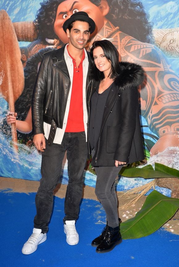 Christophe Licata et sa femme Coralie (enceinte) - Avant-première du film d'animation "Vaiana, la légende du bout du monde" au Cinéma le Grand Rex à Paris, France, le 15 novembre 2016. © Veeren/Bestimage