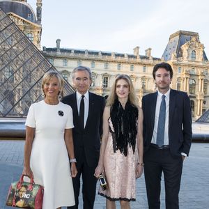 Bernard Arnault et sa femme Hélène Arnault, Antoine Arnault et sa compagne Natalia Vodianova - Photocall - Cocktail du dîner de présentation de la nouvelle collection Vuitton "Masters, Les Grands Maîtres" en collaboration avec Jeff Koons au Louvre à Paris, le 11 avril 2017. © Olivier Borde/Bestimage