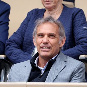 Paul Belmondo dans les tribunes des Internationaux de France de tennis de Roland Garros 2024 à Paris © Jacovides-Moreau/Bestimage