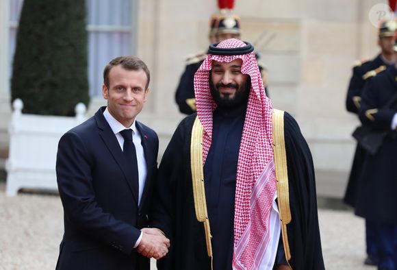 Le président de la République française Emmanuel Macron et Mohammed ben Salman (Salmane) ben Abdulaziz Al- Saoud, Prince héritier, Vice-Premier Ministre, Ministre de la Défense du Royaume d'Arabie Saoudite - Le président de la République française reçoit le prince héritier, Vice-Premier Ministre, Ministre de la Défense du Royaume d'Arabie Saoudite au Palais de l'Elysée, Paris, France, le 10 avril 2018. © Dominique Jacovides/Bestimage