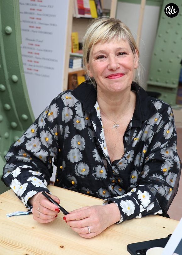 Maitena Biraben - Festival du Livre de Paris 2025 au Grand Palais à Paris le 12 Avril 2025.
© Denis Guignebourg / Bestimage