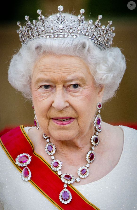 Archives - Portrait de la reine Elizabeth II d'Angleterre lors du dîner d'état en son honneur, à l'occasion de sa visite officielle en Allemagne. Le 24 juin 2015. Royalportraits Europe / Bernard Ruebsamen