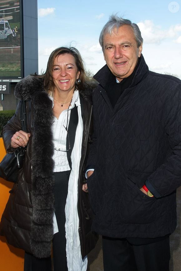 L’ancien journaliste de France Télévisions a été marié avec Christine de Précigout, mère de sa fille Marguerite

Rétro - Décès de Daniel Bilalian, ex-présentateur des JT de France Télévisions, à 78 ans - Archives - Daniel Bilalian et sa femme lors du Prix d'Amérique Marionnaud 2010 à Vincennes, le 31 janvier 2010.