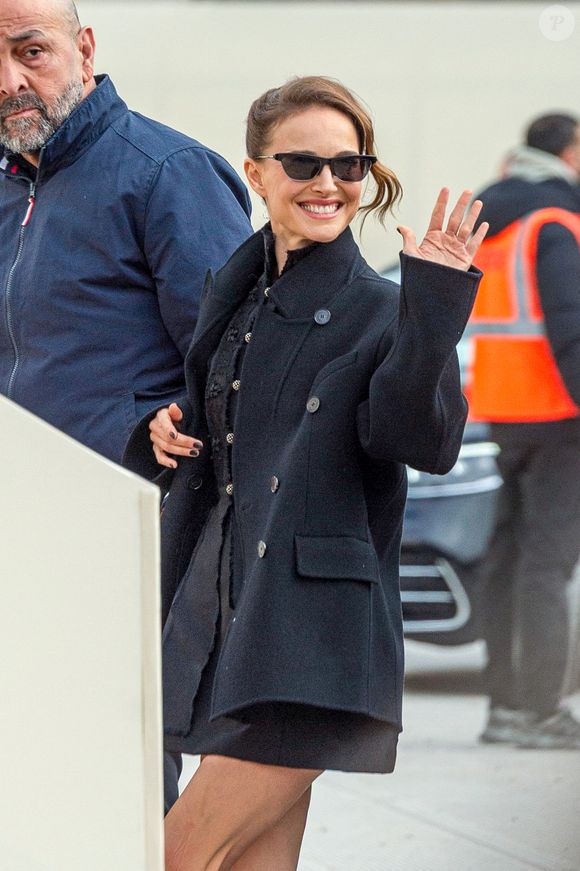 Natalie Portman aux arrivées au défilé Christian Dior Mode Féminine Prêt-À-Porter Automne/Hiver 2025-2026 lors de la Fashion Week de Paris (PFW), à Paris, France, le 4 mars 2025. 

© Yehiel Chekroune/Bestimage