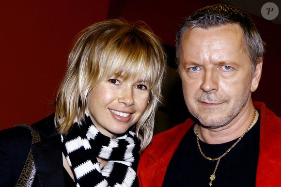 Un enfant que la chanteuse a eu avec Renaud, avec qui elle s'est mariée en 2005 avant de divorcer en 2011... 

Le chanteur français Renaud Séchan et Romane Serda quittent un studio de télévision à Boulogne, France, le 28 novembre 2006. Photo Vim/Abaca