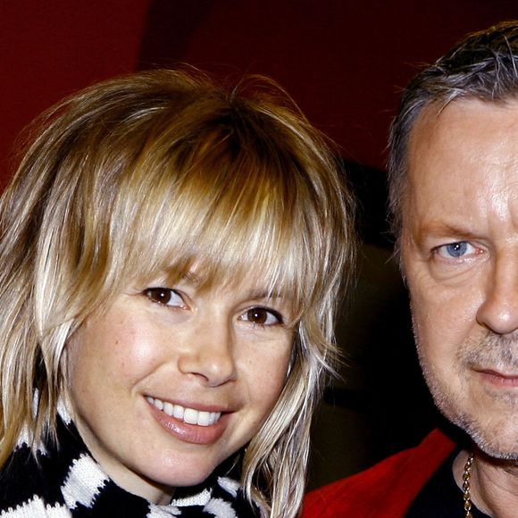 Un enfant que la chanteuse a eu avec Renaud, avec qui elle s'est mariée en 2005 avant de divorcer en 2011... 

Le chanteur français Renaud Séchan et Romane Serda quittent un studio de télévision à Boulogne, France, le 28 novembre 2006. Photo Vim/Abaca