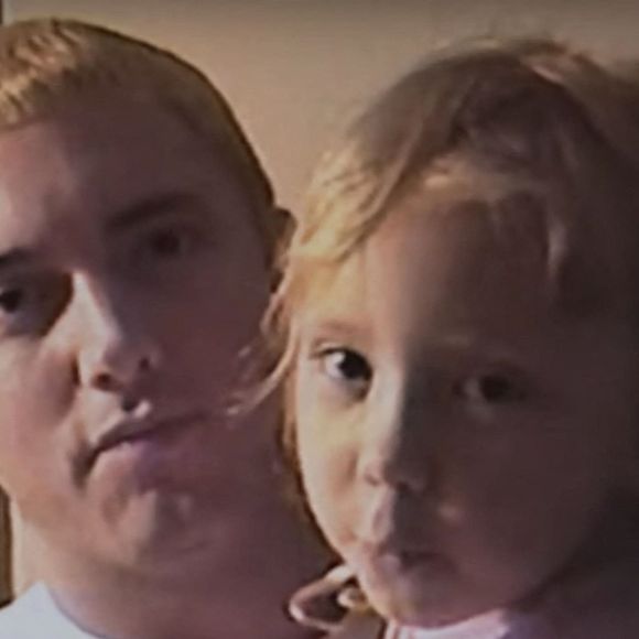 L'artiste a 53 ans

La fille d'Eminem, Hailie Jade a accouché d'un petit garçon, prénommé Elliot. Image du père et de sa fille le 16 août 1999 ©Backgrid UK/ Bestimage