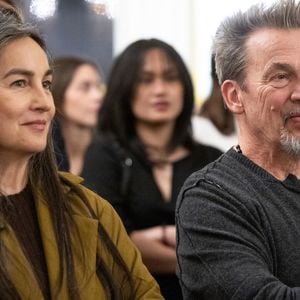 Azucena Caamaño et Florent Pagny lors de la cérémonie de la remise de la médaille de chevalier de l'ordre des arts et des lettres à Alexandre Kirchhoff, PDG du label Capitol Music France, au Ministère de la Culture à Paris le 9 janvier 2026.
© Cyril Moreau / Bestimage