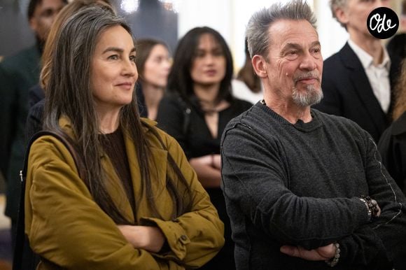 Azucena Caamaño et Florent Pagny lors de la cérémonie de la remise de la médaille de chevalier de l'ordre des arts et des lettres à Alexandre Kirchhoff, PDG du label Capitol Music France, au Ministère de la Culture à Paris le 9 janvier 2026.

© Cyril Moreau / Bestimage