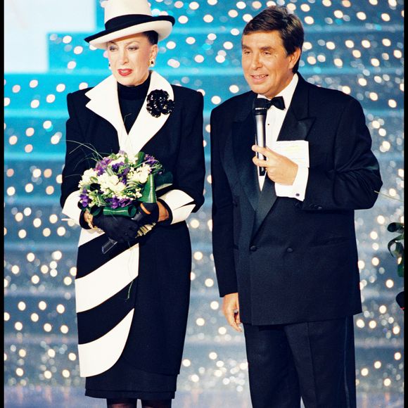 Archives - Geneviève de Fontenay et Jean-Pierre Foucault - Miss France 1998, en 1997, à Deauville. BOWEN / BESTIMAGE
