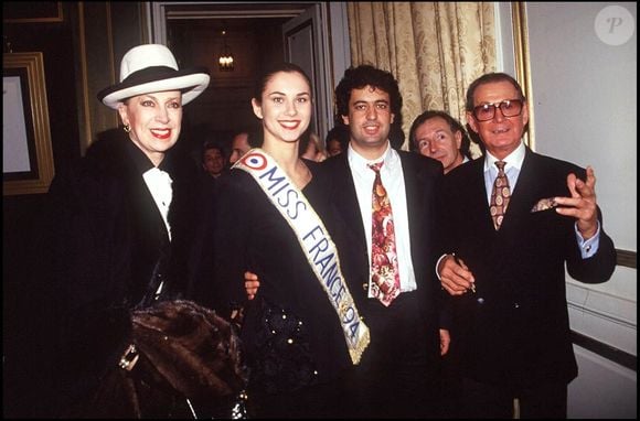 Archives - Geneviève de Fontenay avec Valérie Claisse Miss France 1994 lors d'une soirée en 1994. BERTRAND RINDOFF PETROFF / BESTIMAGE