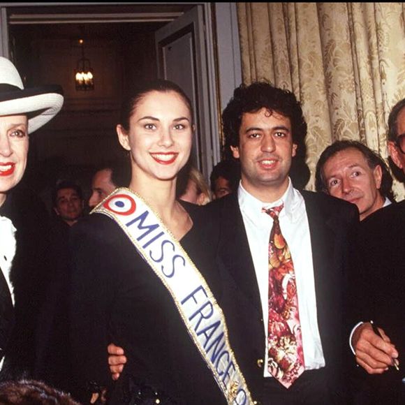 Archives - Geneviève de Fontenay avec Valérie Claisse Miss France 1994 lors d'une soirée en 1994. BERTRAND RINDOFF PETROFF / BESTIMAGE