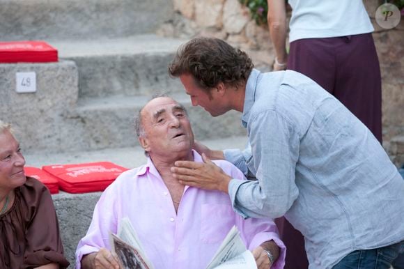 Archives - Exclusif - Claude Brasseur et Alexandre Brasseur au Festival de Ramatuelle pour sa pièce "Mon Père avait raison" de S.Guitry. Le 1er août 2009
© Cyril Bruneau / Festival de Ramatuelle / Bestimage