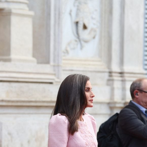 La première ministre d'Italie Giorgia Meloni accueille le roi Felipe VI d'Espagne et la reine Letizia à la Villa Doria Pamphilj à Rome le 11 décembre 2024