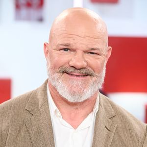 Philippe Etchebest lors de l'enregistrement de l'émission "Vivement dimanche" au studio Rive Gauche, présentée par Michel Drucker, diffusée sur France 3 le 17 mai 2026, à Paris, France, le 21 avril 2026.

© Guillaume Gaffiot/Bestimage