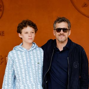 Guillaume Canet s'est rendu à la finale messieurs des Internationaux de France de Tennis de Roland Garros opposant Carlos Alcaraz et Jannik Sinner avec son fils Marcel.

Guillaume Canet et son fils Marcel au village lors des Internationaux de France de Tennis de Roland Garros 2025, à Paris. © Cyril Moreau/Bestimage
