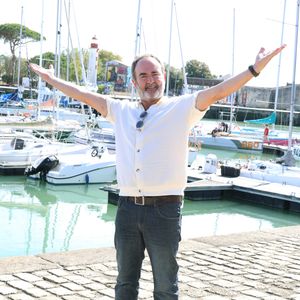 Bruno Solo lors du photocall de la série "Tout cela je te le donnerai"de la 25ème édition du Festival de la fiction de la Rochelle, France, le 15 septembre 2023. © Denis Guignebourg/BestImage