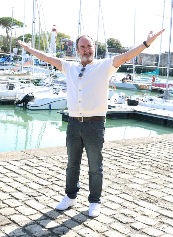 Bruno Solo lors du photocall de la série "Tout cela je te le donnerai"de la 25ème édition du Festival de la fiction de la Rochelle, France, le 15 septembre 2023. © Denis Guignebourg/BestImage