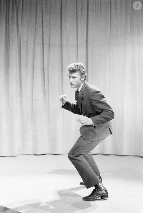 Archives - En France, à Paris, sur le plateau d'une émission, Johnny Hallyday. Le 19 avril 1962
© Michel Ristroph via Bestimage