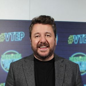 Mais les révélations ne s'arrêtent pas là, puisque ces deux mineurs ne sont pas seuls à être cités dans l'affaire. En effet, cinq autres personne, des majeurs, sont eux aussi mis en cause. Ils "seront jugés la semaine prochaine devant le tribunal correctionnel de Versailles. L'audience aura lieu le 22 janvier."

Exclusif - Bruno Guillon - Backstage - Enregistrement des 10 ans de l'émission "Vendredi tout est permis (VTEP)", présentée par Arthur Essebag et diffusée le 29 janvier sur TF1 © Jacovides-Moreau / Bestimage