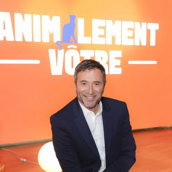 Exclusif - Bernard Montiel, lors de la présentation de l'équipe et du plateau de la nouvelle émission "Animalement Vôtre" présentée par Bernard Montiel et diffusée le dimanche 9 novembre dès 15.45 sur France 3, à Paris, France, le 13 octobre 2025. © Jack Tribeca/Bestimage