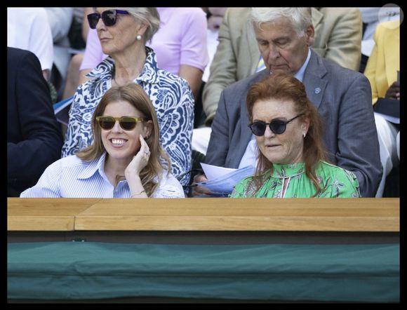 La princesse Béatrice et Sarah Ferguson, duchesse d'York, au Royal Box le jour de l'ouverture des championnats de tennis de Wimbledon à Londres, le 30 juin 2025.  © Stephen Lock / i-Images/ABACAPRESS.COM