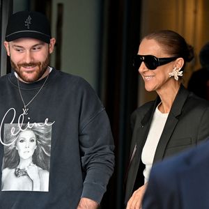 René-Charles, le fils de Celine Dion - Celine Dion salue ses fans à la sortie de l'hôtel Royal Monceau avant de se diriger vers la salle Plenitude Arena où elle débutera sa série de concert parisien le 12 septembre 2026. © Lionel Urman / Bestimage