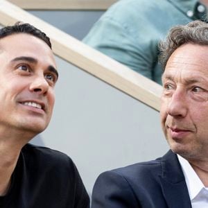 Stéphane Bern et Yori Baillères ne se contentent plus des projecteurs de la télévision. 

Stéphane Bern et son compagnon Yori Bailleres dans les tribunes lors des Internationaux de France de Tennis de Roland Garros.
© Jacovides/Moreau/Bestimage