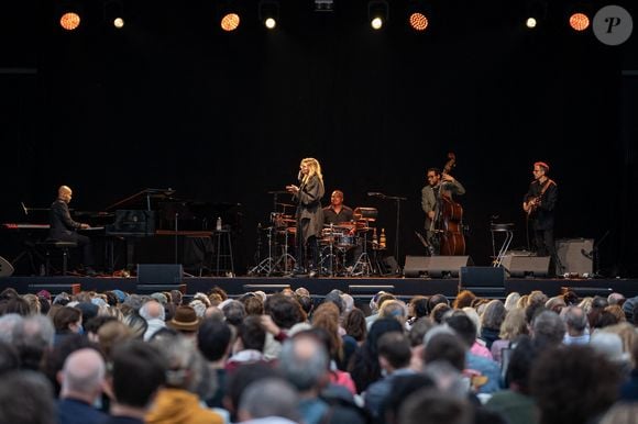 De quoi alors inquiéter ses fans.

Melody Gardot, La Defense Jazz Festival , 26 Juin 2021 
© Jeremy Melloul / Bestimage