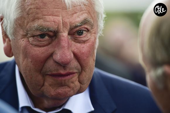Entourée professionnellement et affectivement "par la plus merveilleuse des familles", en l'occurence Monique, son épouse, et François et Juliette, ses enfants, à l'heure actuelle, Charles Piétry ne se berce cependant pas d'illusions. 

Charles Biétry à l'église de Gournay-sur-Marne le 13 août 2019.
© JB Autissier / Panoramic / Bestimage