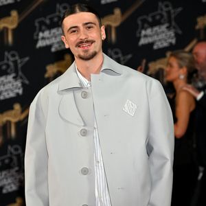Pierre Garnier au photocall de la 26ème édition des NRJ Music Awards à Cannes, le 1er novembre 2024. © Bebert-Guignebourg/Bestimage