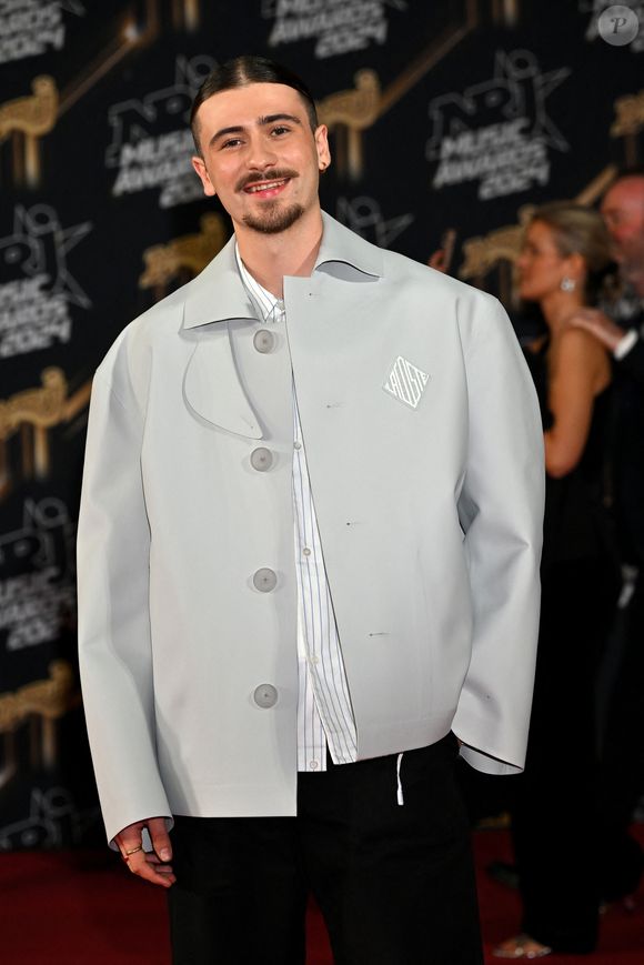 Pierre Garnier au photocall de la 26ème édition des NRJ Music Awards à Cannes, le 1er novembre 2024. © Bebert-Guignebourg/Bestimage