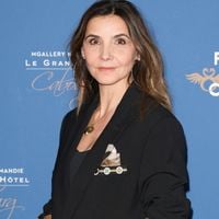 Clotilde Courau revient sur son expérience "paralysante" à son retour sur scène, quelques jours après avoir accouché