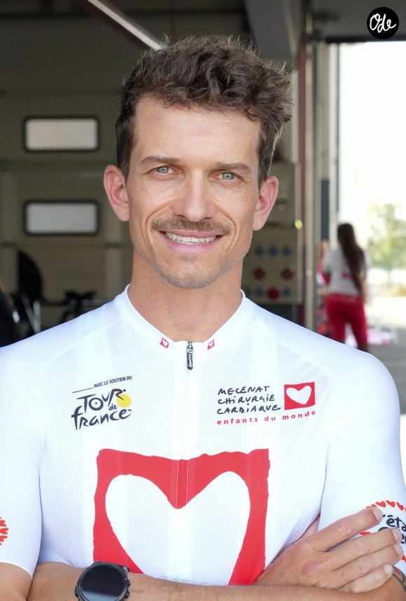 Habitué à enchaîner les défis sportifs, le traileur a choisi de prendre la parole sur Instagram pour raconter ce qui se cache derrière cette longue absence. 

Exclusif - Mathieu Blanchard - Les célébrités lors de “L'Etape du Coeur” de l’association Mécénat Chirurgie Cardiaque en collaboration avec le Tour de France entre le circuit de Nevers Magny-Cours et Chalon-sur-Saône le 15 juillet 2026. © Anne-Sophie Guebey/Bestimage