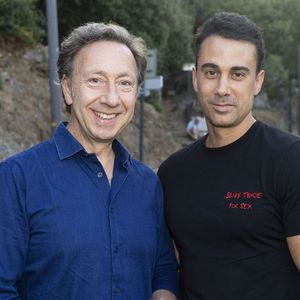 Exclusif - Stephane Bern et son mari Yori Bailleres - Laurent Voulzy en concert sur la scène du théâtre de Verdure lors du 41ème Festival de Ramatuelle, le 9 août 2025.  © Cyril Bruneau / Bestimage