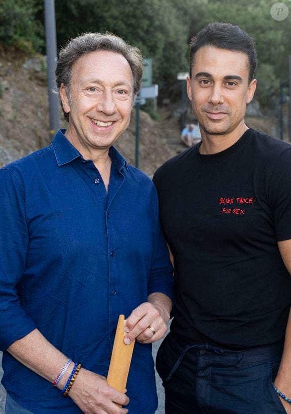 Exclusif - Stephane Bern et son mari Yori Bailleres - Laurent Voulzy en concert sur la scène du théâtre de Verdure lors du 41ème Festival de Ramatuelle, le 9 août 2025.  © Cyril Bruneau / Bestimage