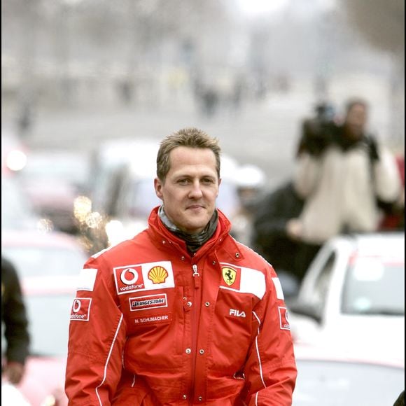 Archives - Michael Schumacher sur les Champs-Élysées. AGENCE / BESTIMAGE