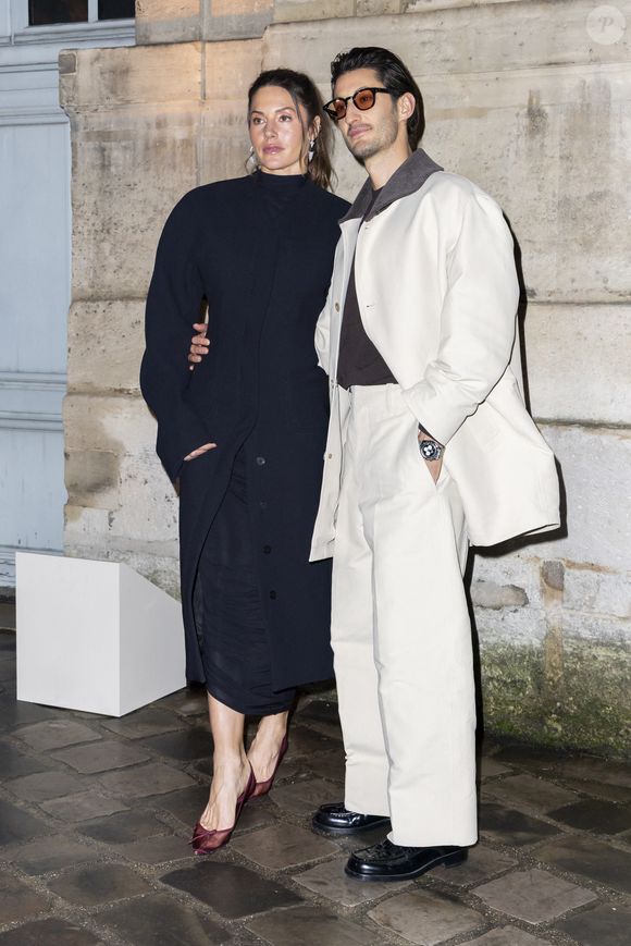 Natasha Andrews, Pierre Niney - Photocall du Défilé de mode Jacquemus Collection Hommes Automne Hiver Printemps-Été dans le cadre de la Fashion Week de Paris, France, le 25 janvier 2026.
 
© Olivier Borde / Bestimage