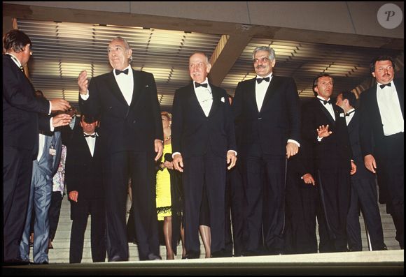 Archives - Omar Sharif et Anthony Quinn au Festival de Cannes en 1989. (ANGELI-RINDOFF / BESTIMAGE).