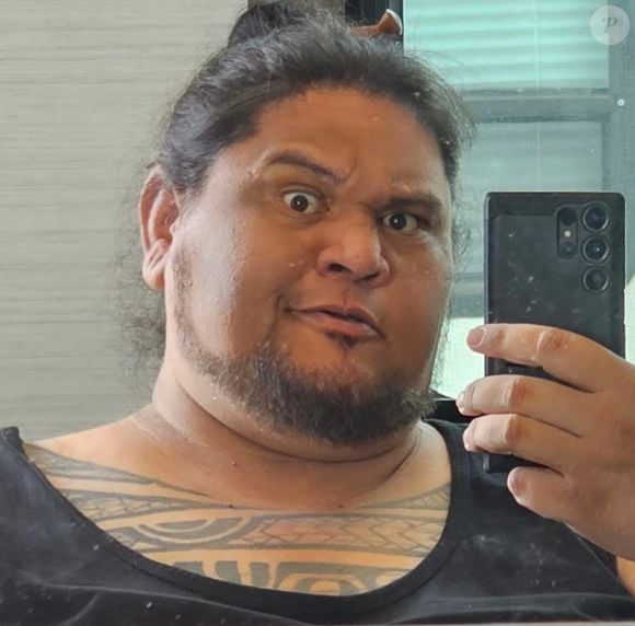 Il est apparu dans deux scènes marquantes du film en live action "Lilo & Stitch"

David Hekili Kenui Bell dévoile les coulisses de "Lilo & Stitch" sur son compte Instagram le 28 mai 2025

Capture d'écran du compte Instagram de David Hekili Kenui Bell @hekili97