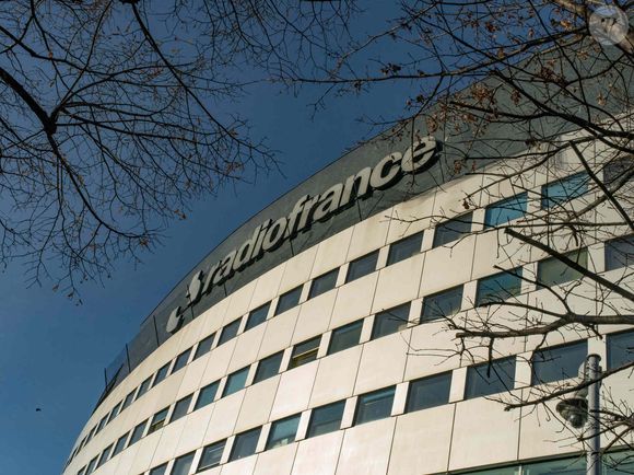 L’ARS a alors conseillé à Radio France de fermer la cantine durant le week-end, ainsi que de fermer les fontaines à eau le temps que toute la lumière soit faite sur cette affaire.

Maison de la Radio et de la Musique. Radio France. Service public. Paris, France, on January 14, 2025. Photo by Mario Fourmy/ABACAPRESS.COM