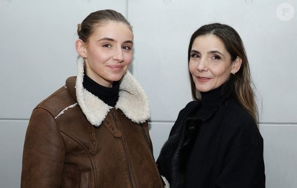 La princesse Clotilde Courau de Savoie et sa fille Vittoria de Savoie lors du vernissage de l'exposition "Liaisons dangereuses & Métamorphoses" du créateur Elie Top à l'occasion de ses 10 ans de création chez Christie's à Paris le 27 janvier 2025.

© Denis Guignebourg/BestImage