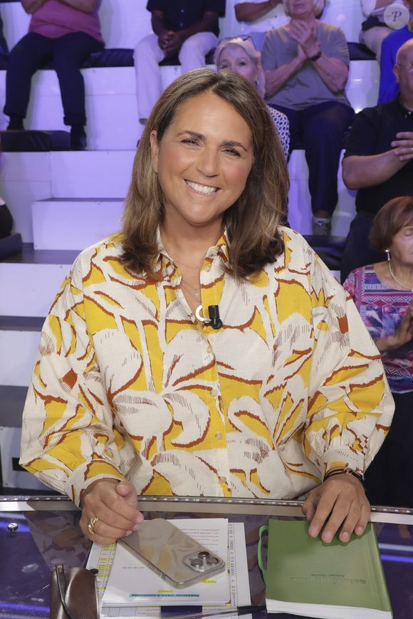 Exclusif - Valérie Benaim sur le plateau de l’enregistrement de l’émission « Face à Hanouna » présentée parC.Hanouna et diffusée sur C8 le 07 septembre 2024, à Paris, France, le 05 septembre 2024. © Jack Tribeca / Bestimage