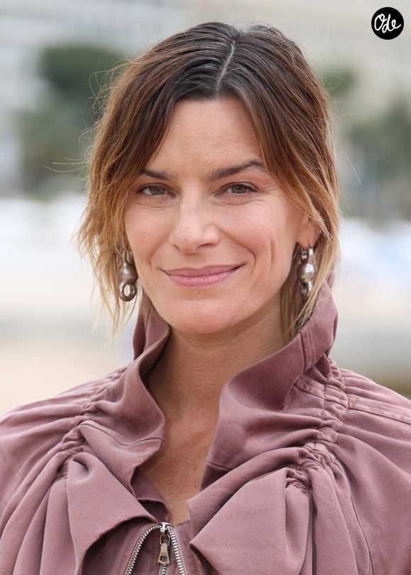 Fauve Hautot - Photocall du jury compétition série courte lors du festival Canneseries saison 8 le 27 avril 2025. © Denis Guignebourg / Bestimage