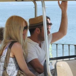 L'ancienne mannequin était extrêmement populaire dans les années 90

Claudia Schiffer, son mari Matthew Vaughn et leurs filles Clementine et Cosima Violet en vacances a Marbella en Espagne le 11 juin 2013.
© GTRES / BESTIMAGE